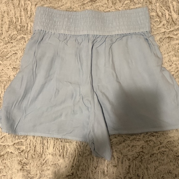 High Waisted shorts - Picture 2 of 2